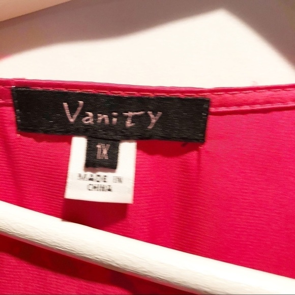 Vanity Ruffle Magenta Top - Picture 3 of 4